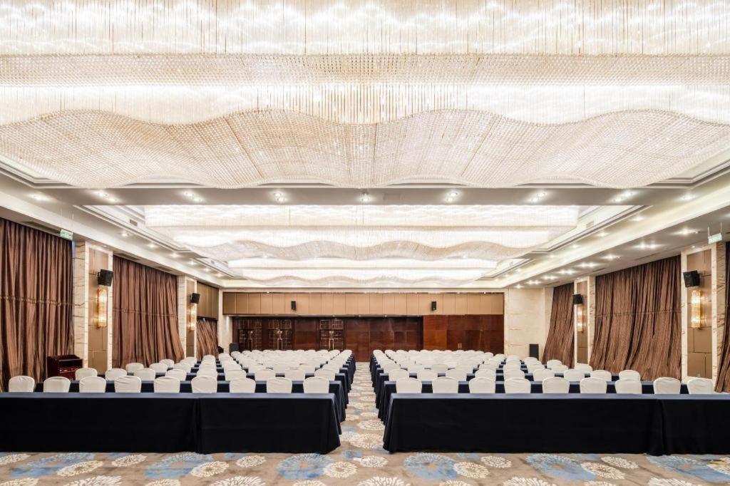 เฉิงตู ไรส์ซิง บัตเตอร์ฟลาย โฮเต็ล Hotel ภายนอก รูปภาพ