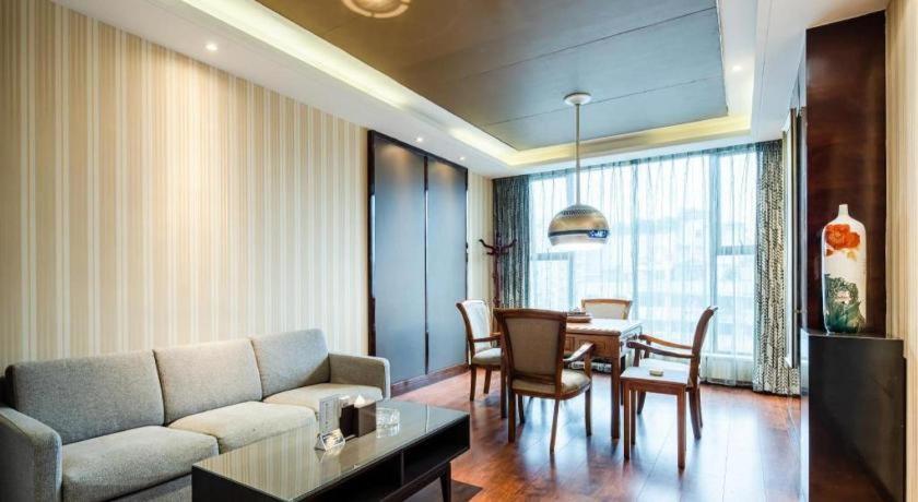 เฉิงตู ไรส์ซิง บัตเตอร์ฟลาย โฮเต็ล Hotel ภายนอก รูปภาพ