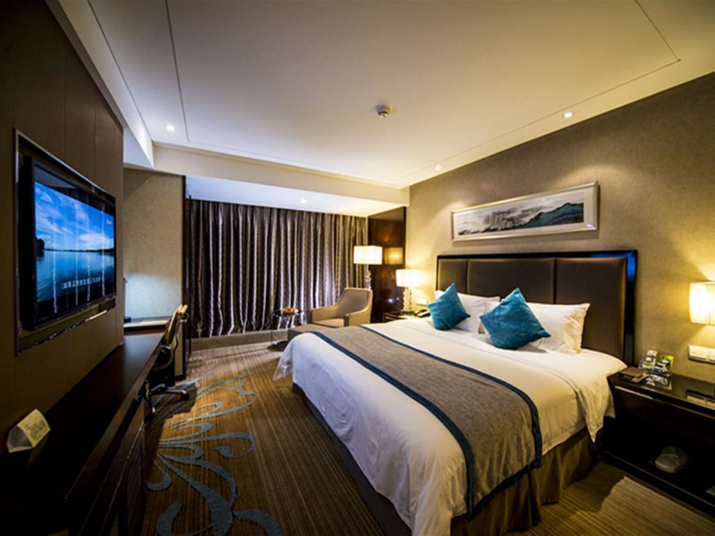 เฉิงตู ไรส์ซิง บัตเตอร์ฟลาย โฮเต็ล Hotel ภายนอก รูปภาพ